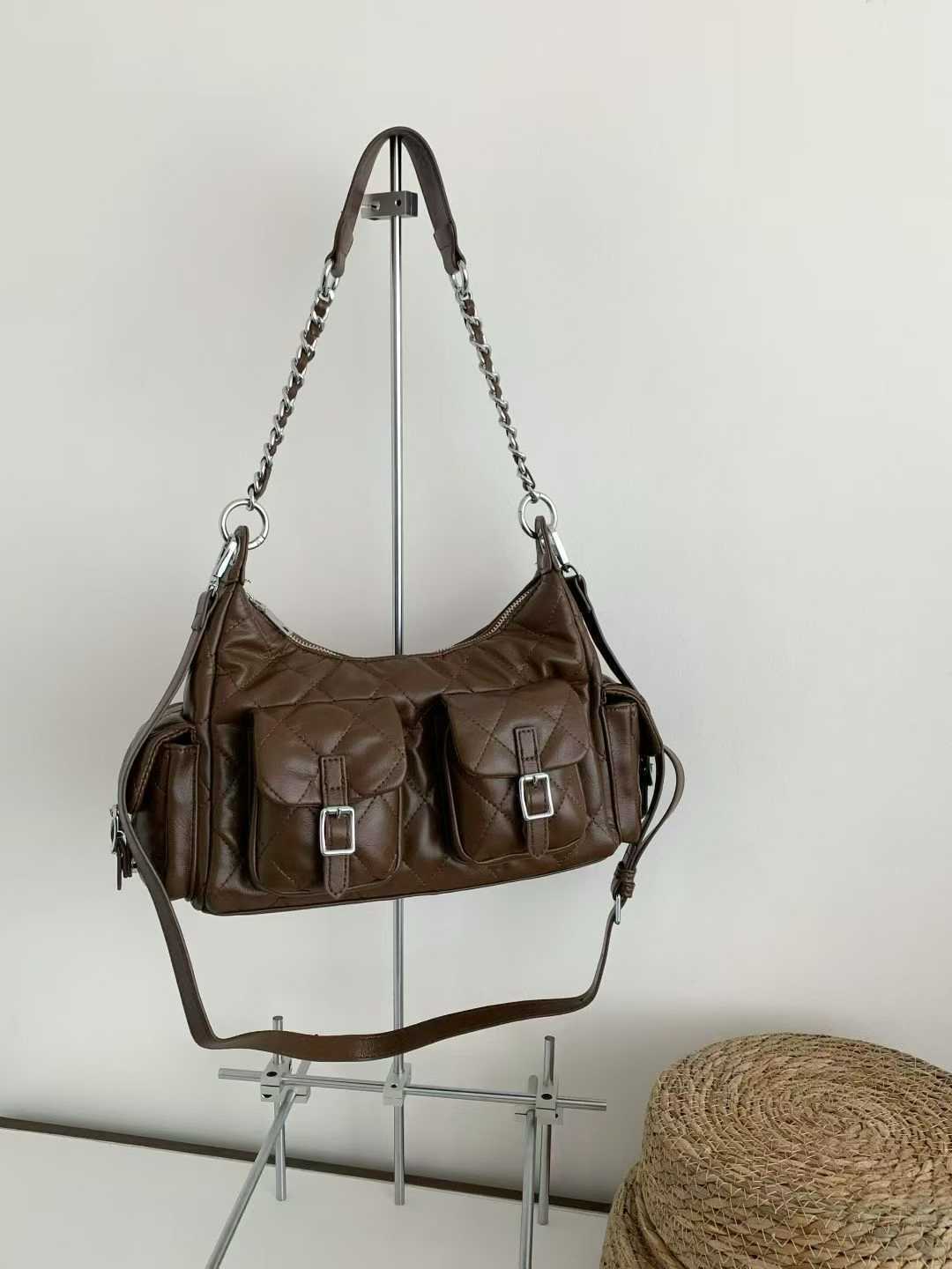 Brown（棕色）